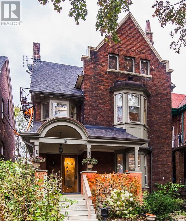 Building Photo - 16 Maynard Ave