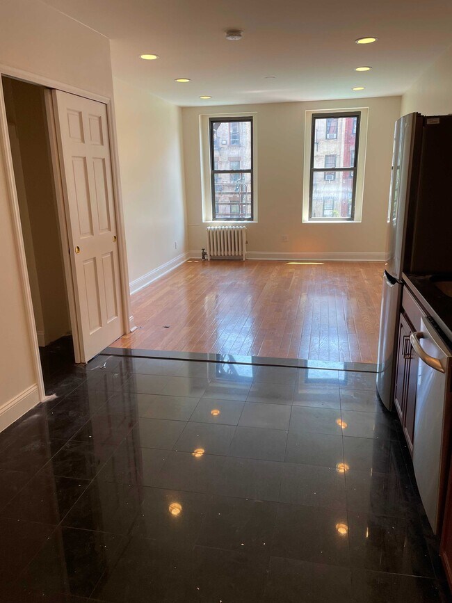 Foto del edificio - 946 Columbus Ave