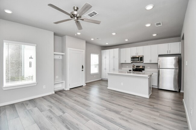 Building Photo - 23823 Cumberland Ridge Dr