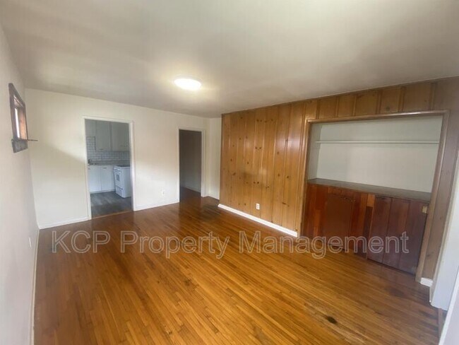 Foto del edificio - 1220 D St N