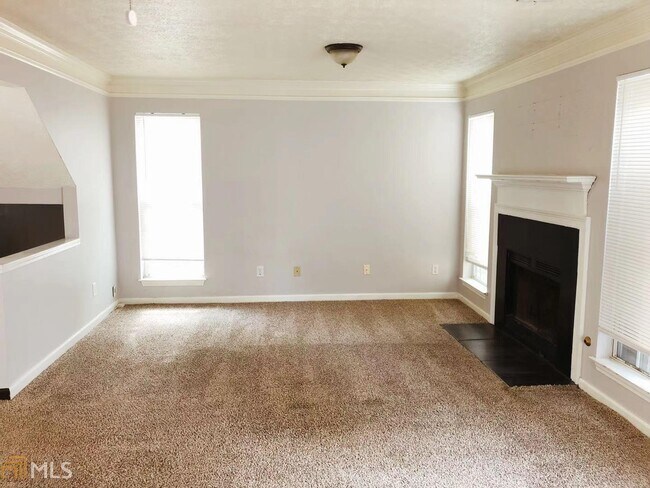 Building Photo - 1713 Barrington Overlook