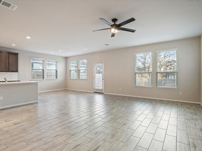 Foto del edificio - 205 Stone Crk Dr