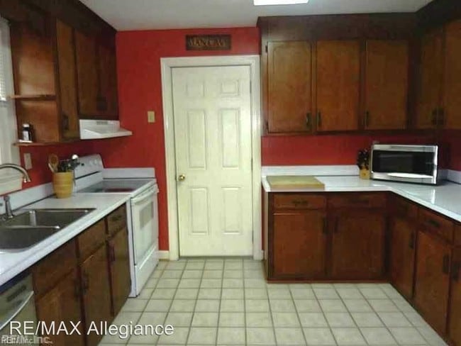 Building Photo - 3 br, 2 bath House - 256 FAULK ROAD