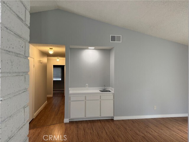 Foto del edificio - 1123 Cleghorn Dr
