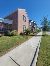 Building Photo - 2302 E Frontier Elm Dr