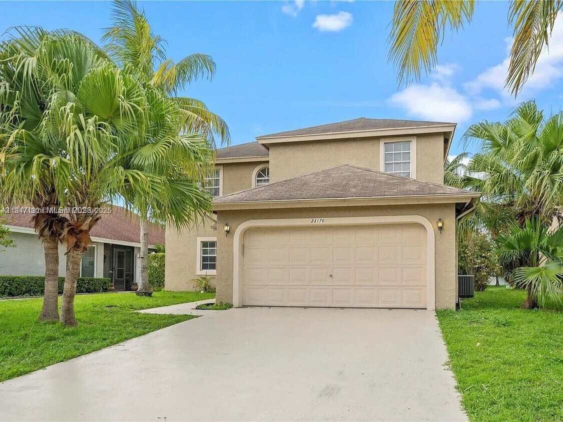 Foto principal - 23170 Floralwood Ln
