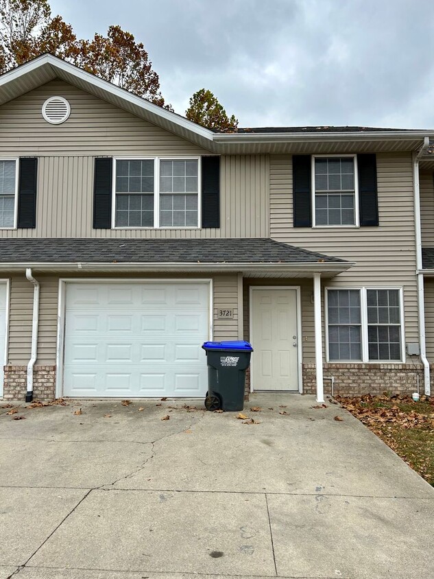Primary Photo - Southside Townhouse