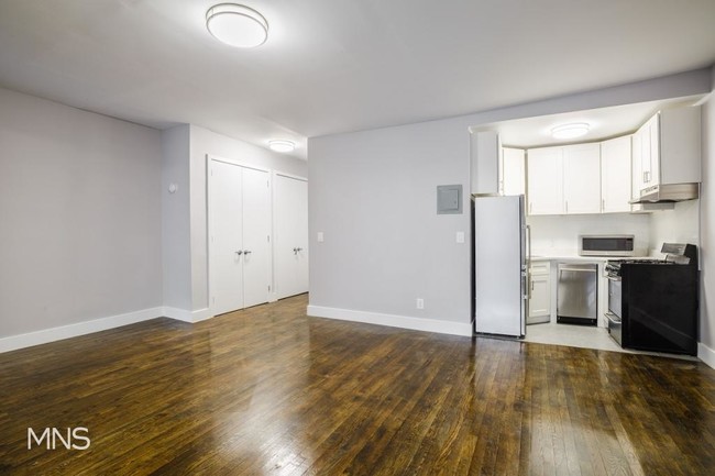Building Photo - 326 West 23rd Street