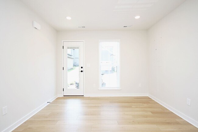Building Photo - 6019 Bicknell St