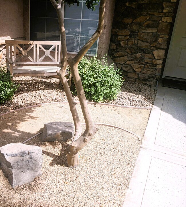Building Photo - 44054 Elkhorn Trail