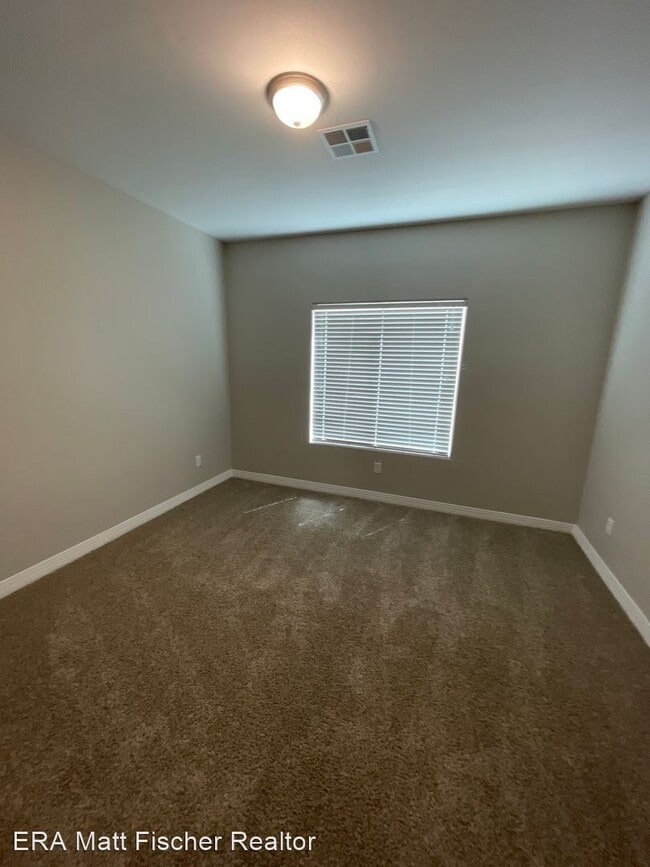 Building Photo - 3 br, 2 bath House - 400 E Orchid St