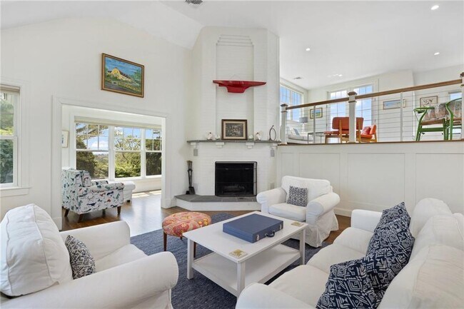 Foto del edificio - 21 OCEAN HEIGHTS Rd
