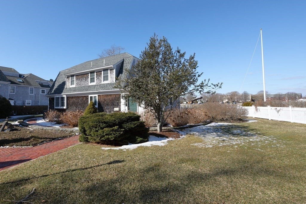 Primary Photo - 107 Falmouth Heights Rd