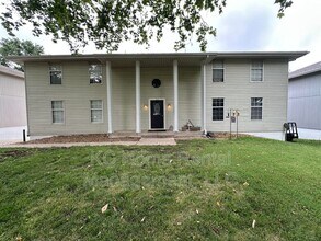 Building Photo - 211 Barr Rd