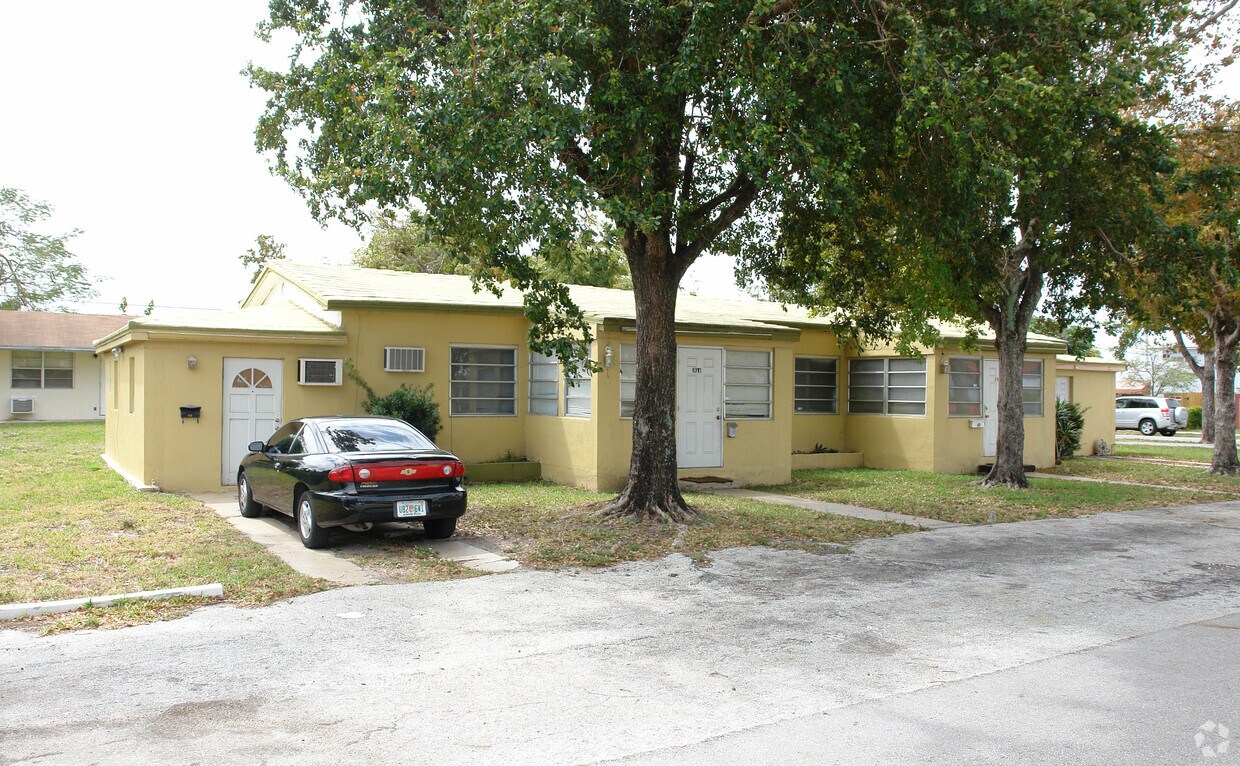 Foto principal - 1954-1958 Scott St