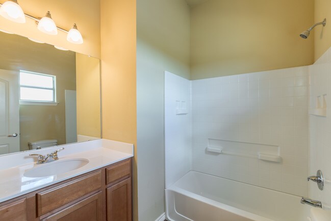 Baño - 486 Parkers Pond Path