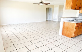 Building Photo - 4203 Lonesome Dove Dr