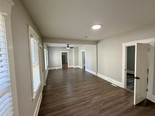 Sala de estar/comedor - 1018 Auburn Ave
