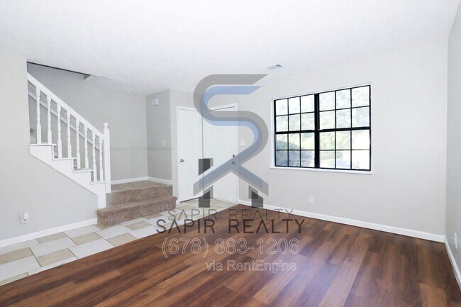 Foto del edificio - 320 Sprucewood Ct