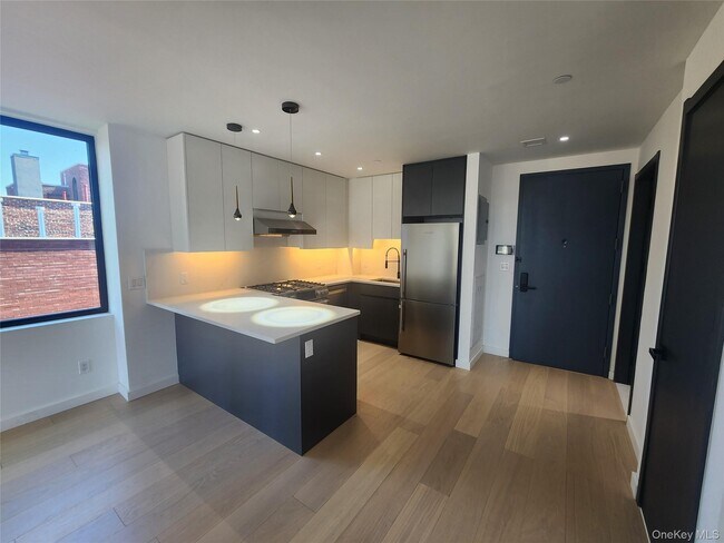 Foto del edificio - 108-15 72nd Ave