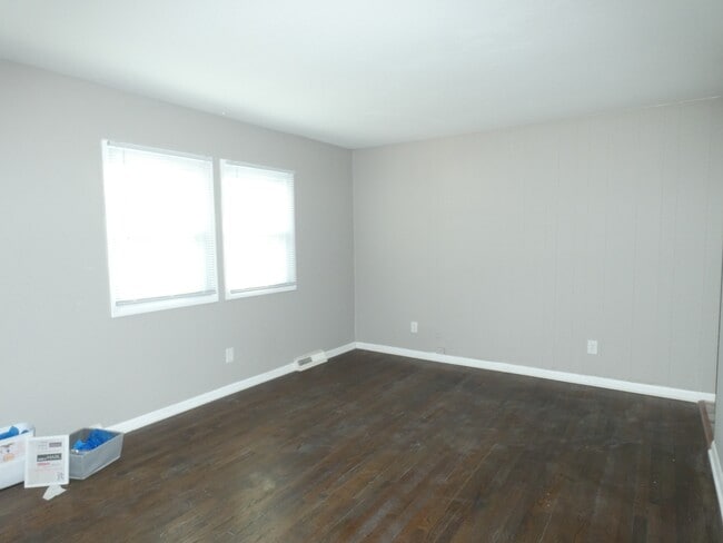 Foto del edificio - 4700 N Bristol Ave