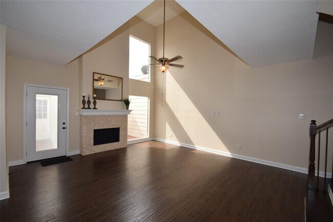 Foto del edificio - 15105 Kimberley Ct