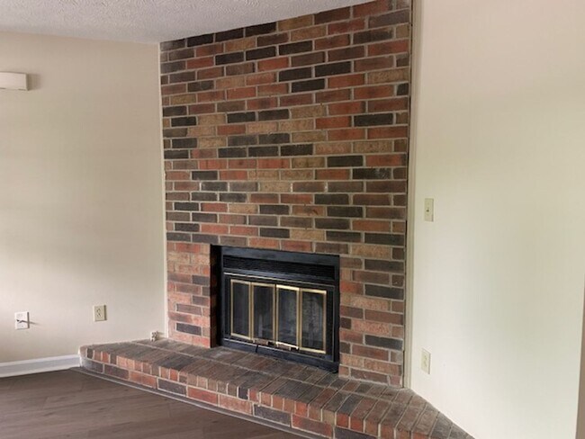 Building Photo - Darby Creek Townhome     240513