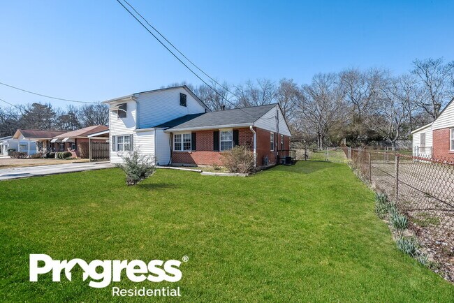 Foto del edificio - 5299 Sharon St