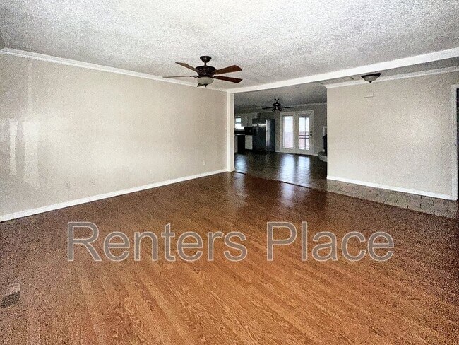 Foto del edificio - 302 N Wortman Ave