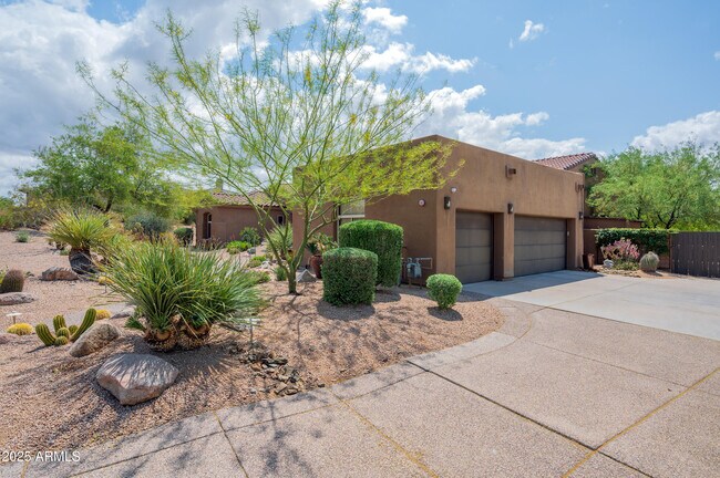 Building Photo - 8193 E Sand Flower Dr