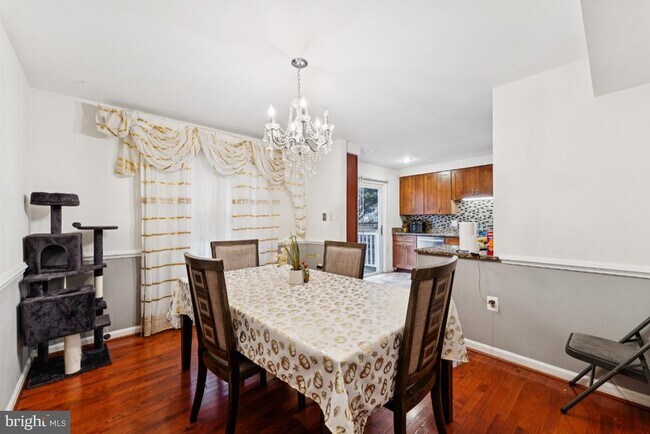 Foto del edificio - 14430 Bakersfield Ct