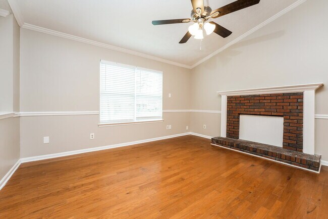 Foto del edificio - 5522 Marbut Forest Way