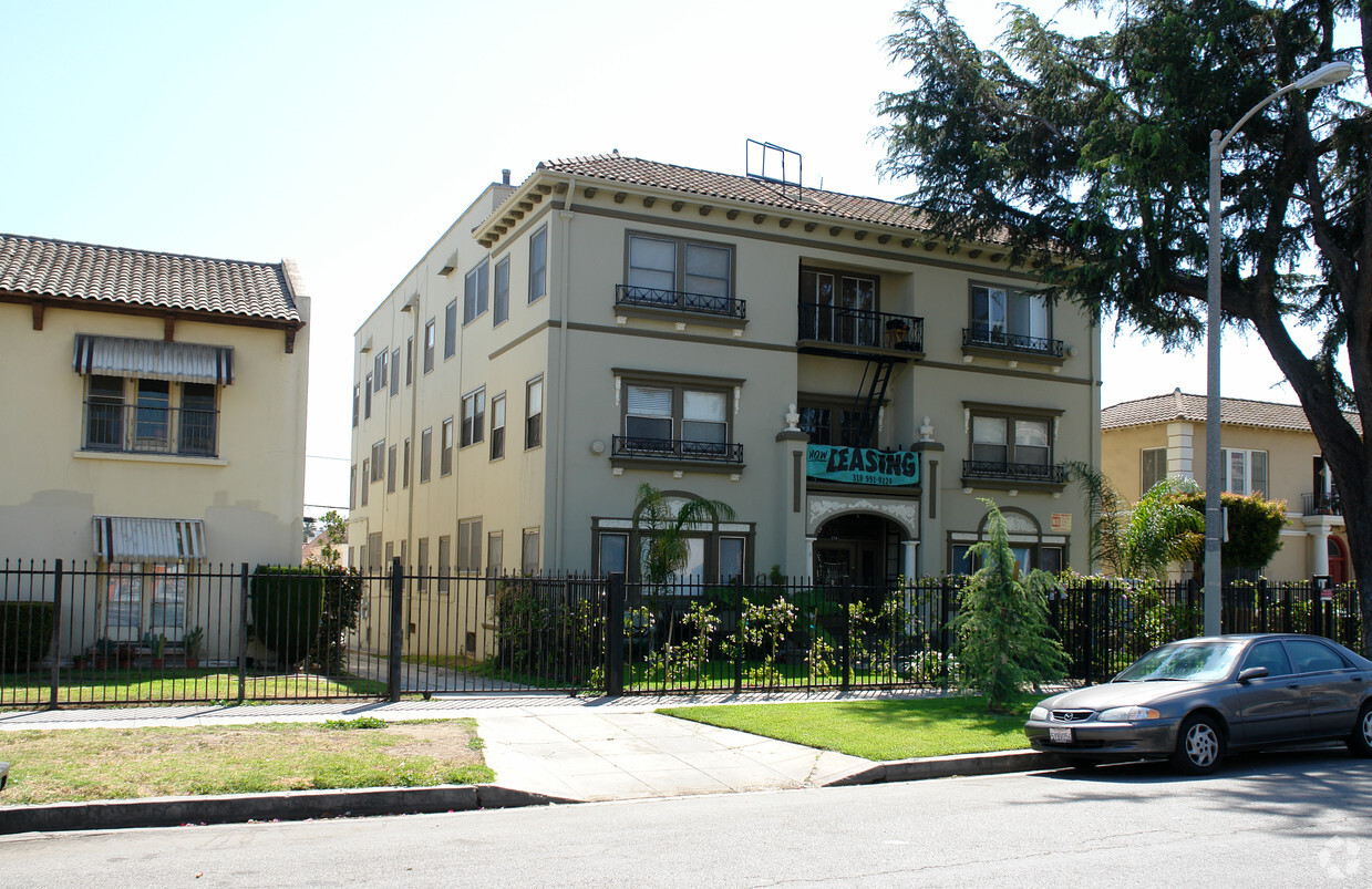 Building Photo - Alexandria Manor