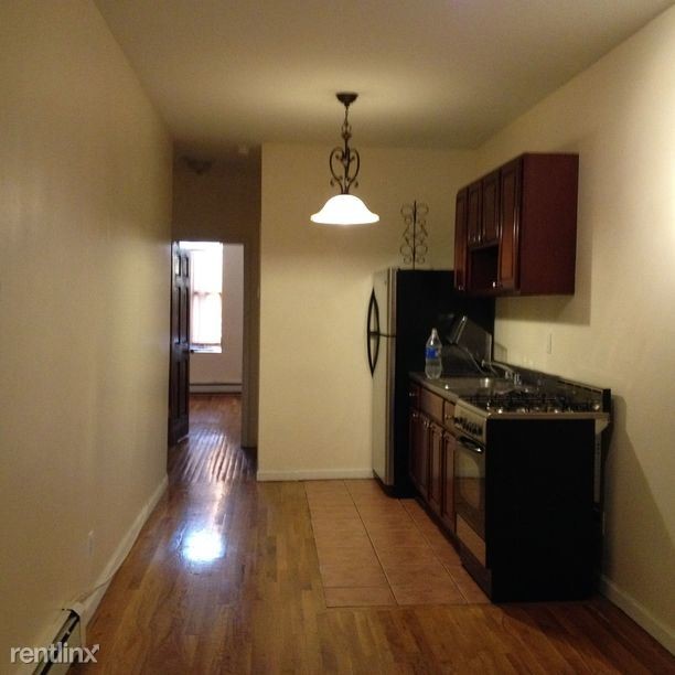 Primary Photo - 108 Cooper St