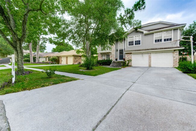 Building Photo - 15403 Meadow Village Dr