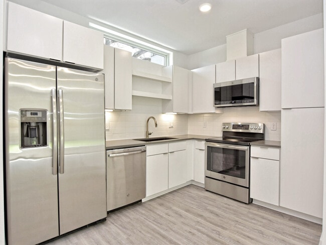 Kitchen - 5924 S Congress Ave