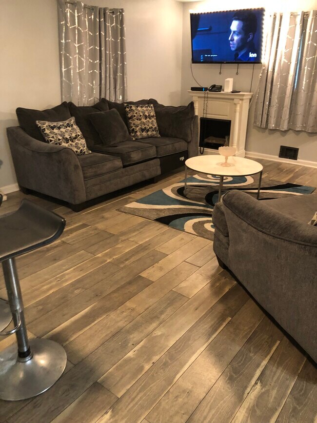 den with hardwood floors - 2876 Cohassett Ln