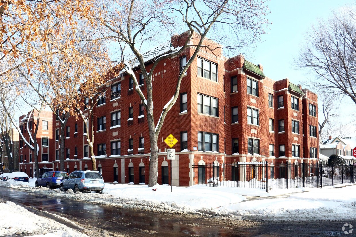 Primary Photo - 7001-7017 N Wolcott Ave