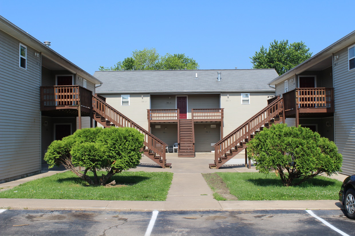 Primary Photo - Smith and Royer Apartments