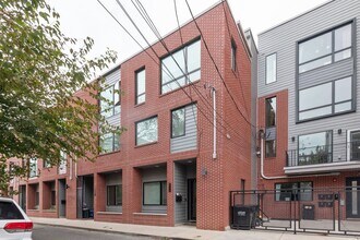 Building Photo - 2219 Hope St