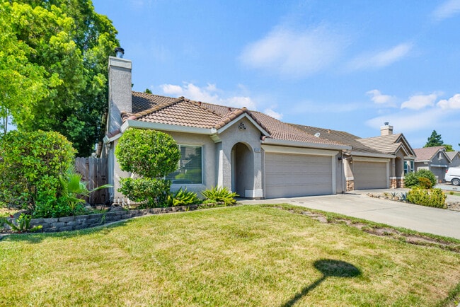 Photo - 3635 Poppy Hill Way House