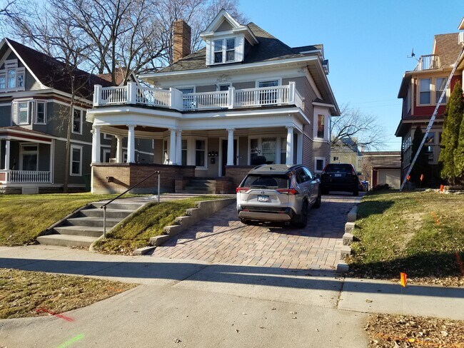 Foto del edificio - 2110 Bryant Ave S