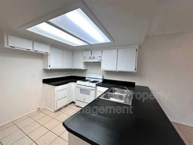 Building Photo - 32530 Canyon Vista Rd