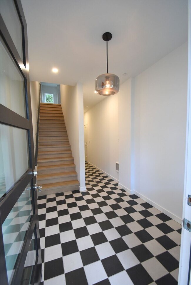 Foto del edificio - 3bd/2.5ba Monroe Townhome
