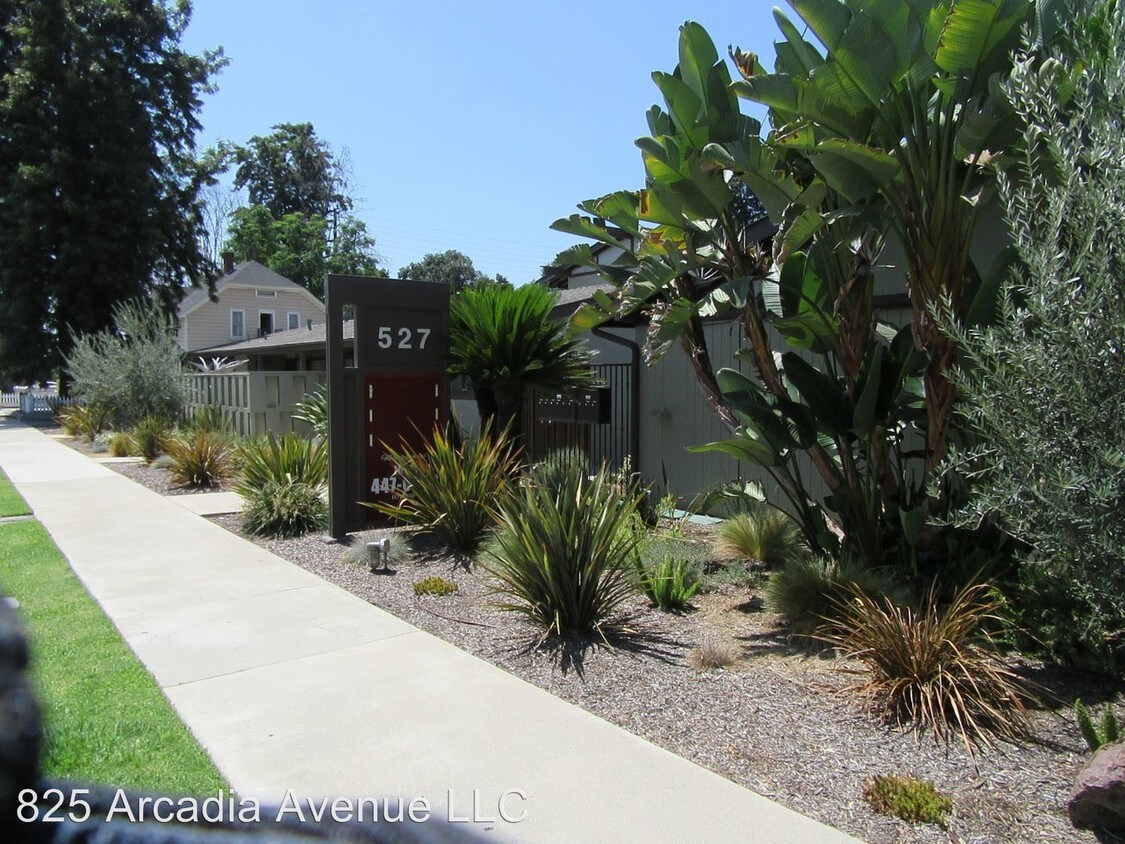 Primary Photo - 527 N Hollenbeck Ave