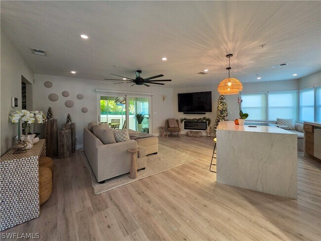 Foto del edificio - 1495 Blue Point Ave