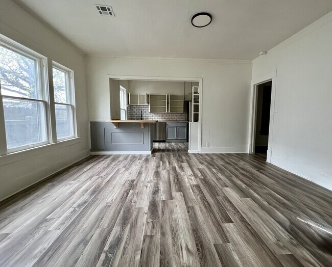 Foto del edificio - 344 S Wheeling Ave