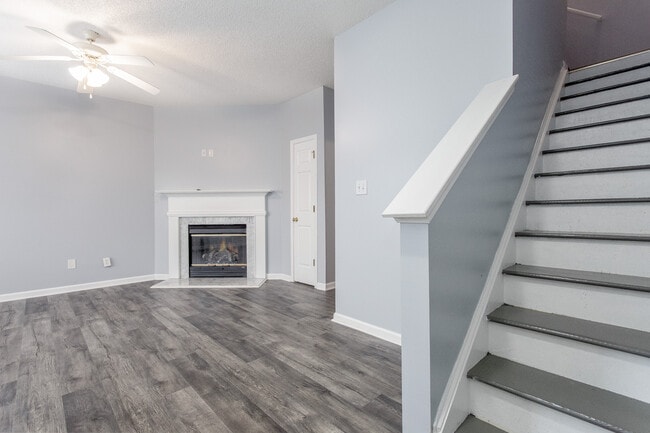 Building Photo - 7220 Oakley Ct