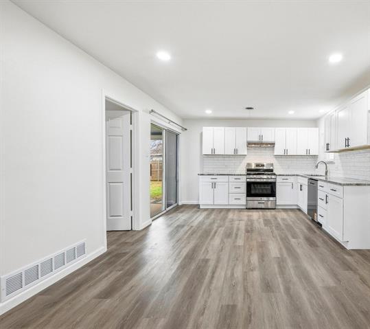 Foto del edificio - 700 W Cedar St