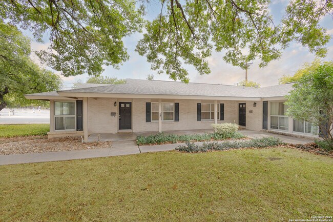 Foto del edificio - 103 Oakhurst Pl